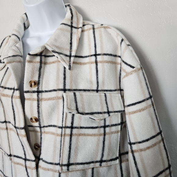 BKE Women's Large Plaid Shacket Ivory Cream Grey Jacket Button Up Fall Winter - Picture 4 of 8
